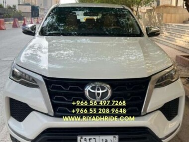 Toyota Fortuner Luxury SUV for Premium Cab Services in Riyadh